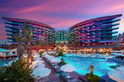KIRMAN PREMIUM CALYPTUS RESORT-SPA Pools & Beach